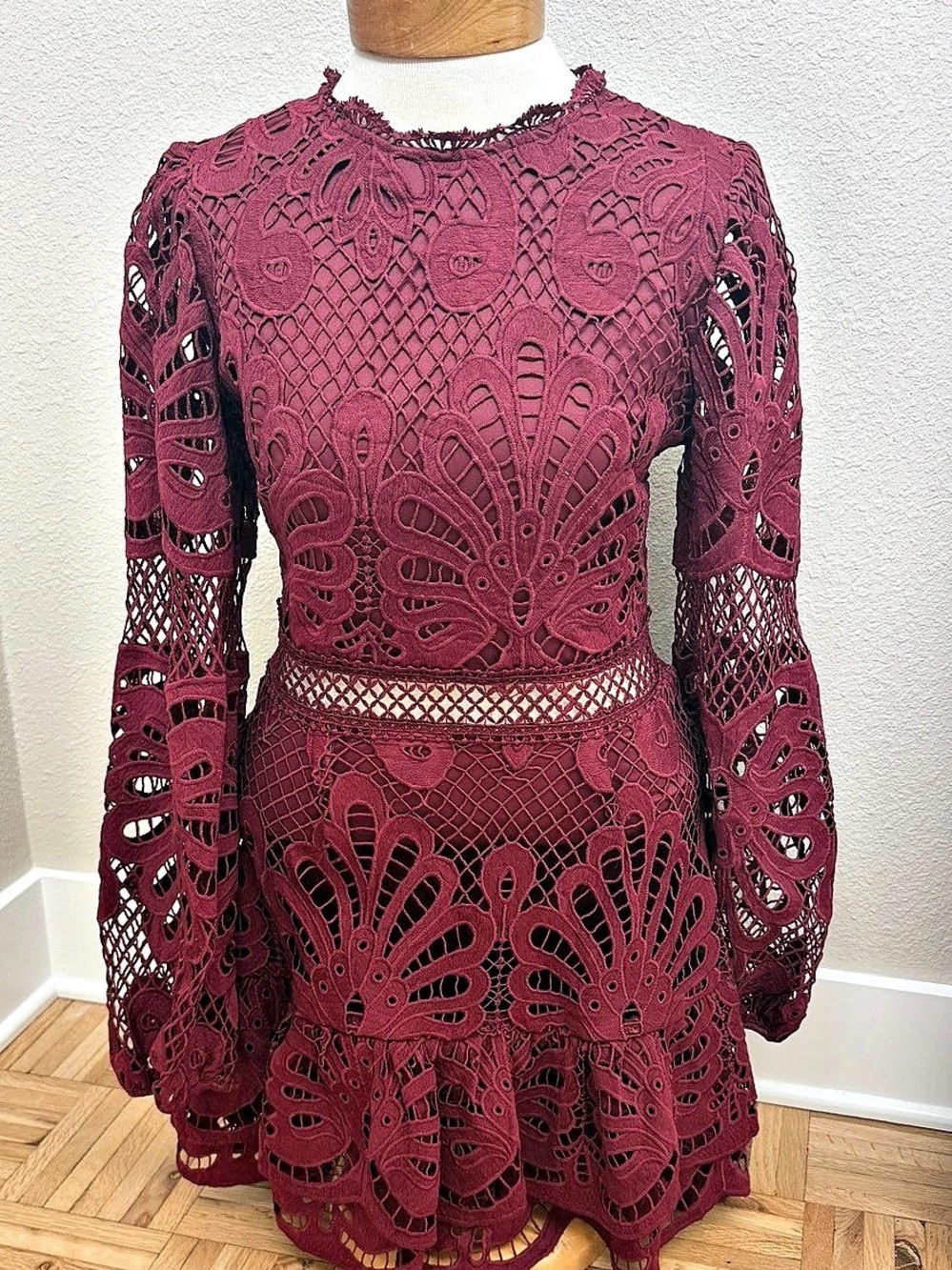 FORE Natalia Dress Art Deco Pattern Lace Mini Dress in Burgundy Size Large